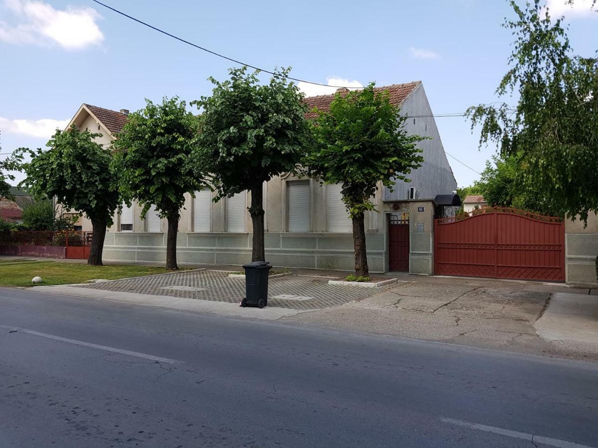 Apartman Vila Milica Кикинда Экстерьер фото